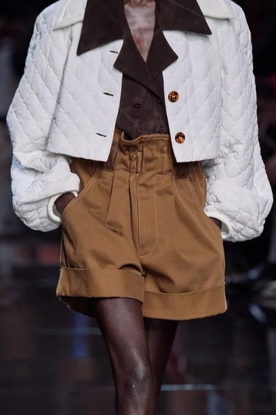 Look 5
